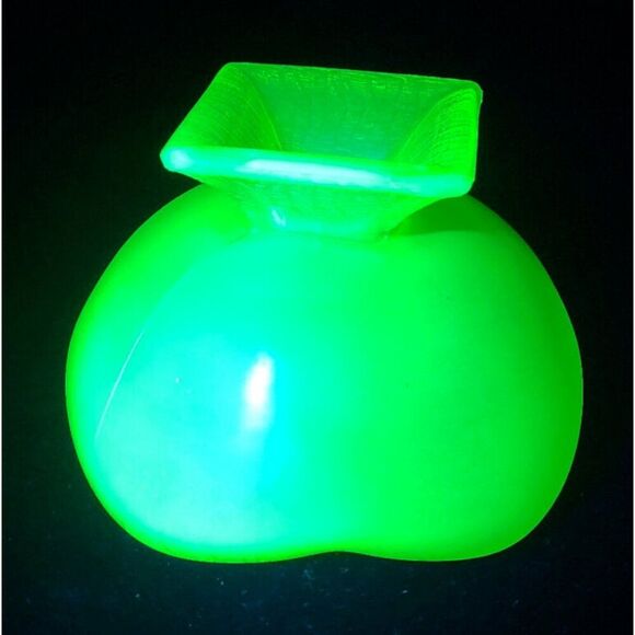 Northwood Uranium Glow Vaseline Stretch Glass Cupped Pinched Tree of Life Bowl - Picture 8 of 8